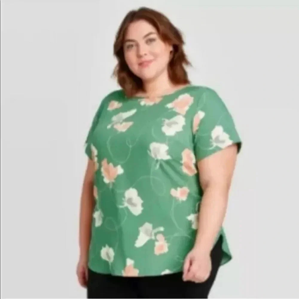 Ava & Viv Plus Size Green Floral Blouse  Button Back